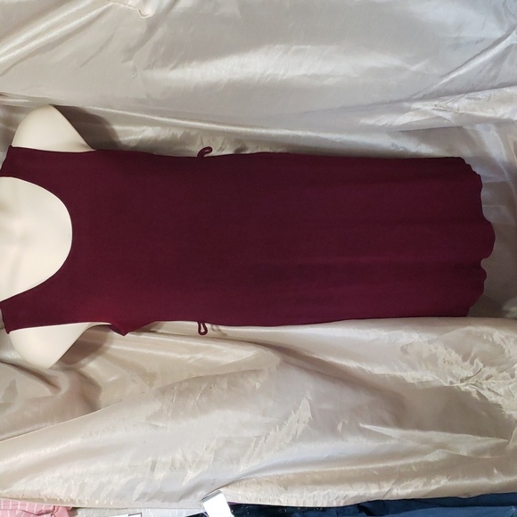 UnBranded.  Acetate & Spandex' Burgundy; Scoop Neckline; Sleeveless. Size 12 *** - Picture 6 of 12